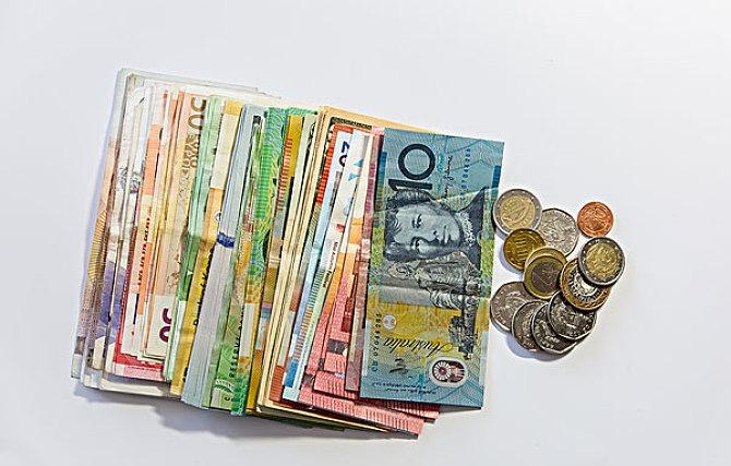 绿林好汉打一生肖、全面解答与解释