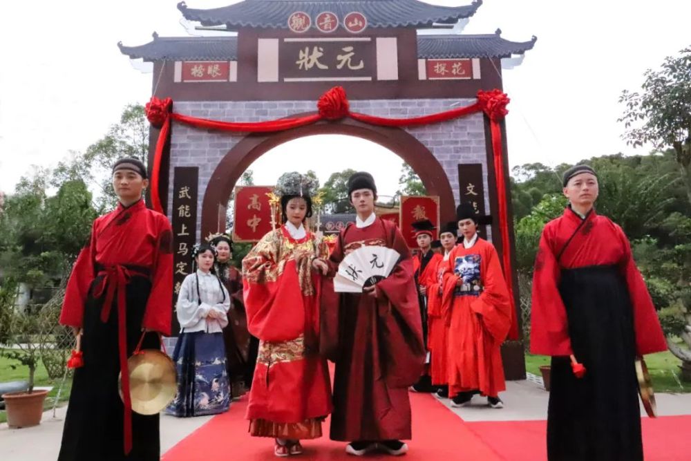 状元武士带红花,揭秘生肖之谜与文化寓意 状元武士带红花,揭秘生肖之谜与文化寓意