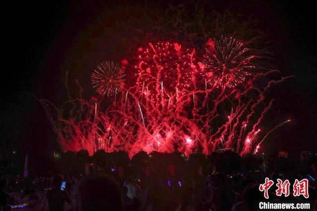 烟火绚丽打一生肖、网络解释落实