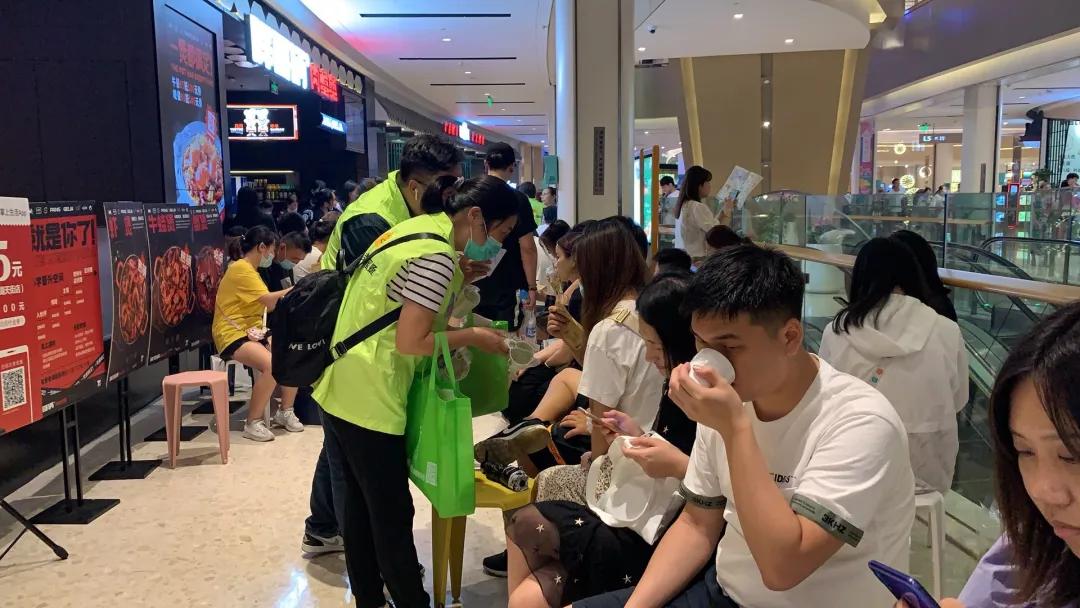 勤俭持家，蜜蜂的智慧与人类的美德