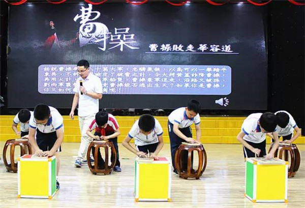 狼吞虎咽与生肖之谜,一场智慧与速度的较量 狼吞虎咽与生肖之谜,一场智慧与速度的较量