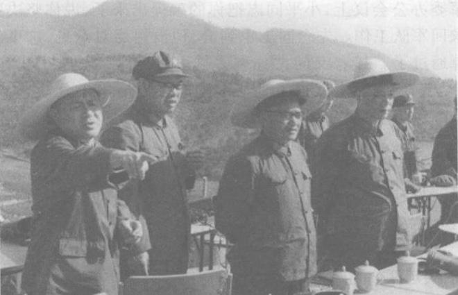 摆老资格,职场与生活中的隐形陷阱 摆老资格,职场与生活中的隐形陷阱